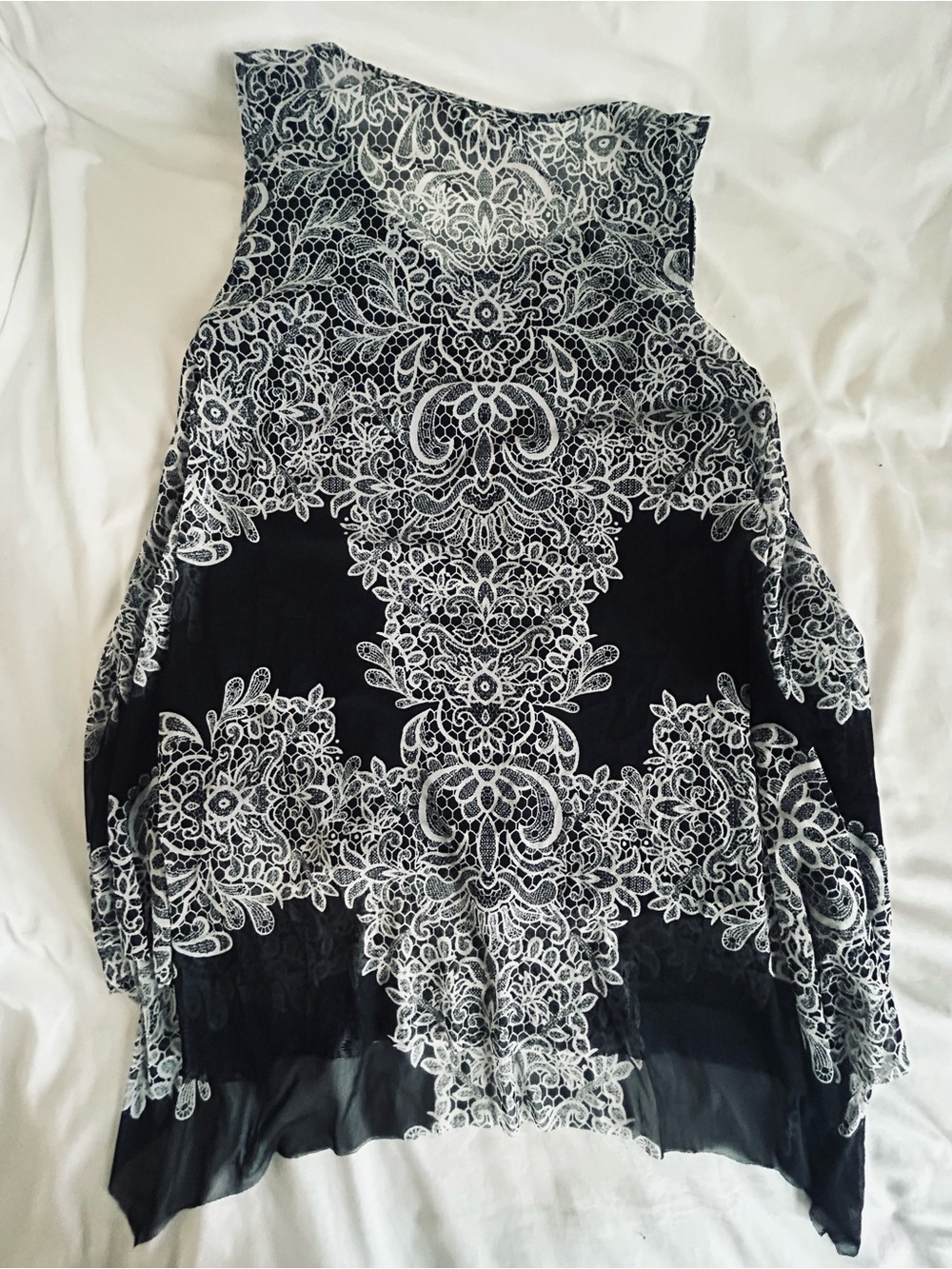 INC International Concepts Black and White Lace-Print V-Neck Tank - Picture 2 of 6